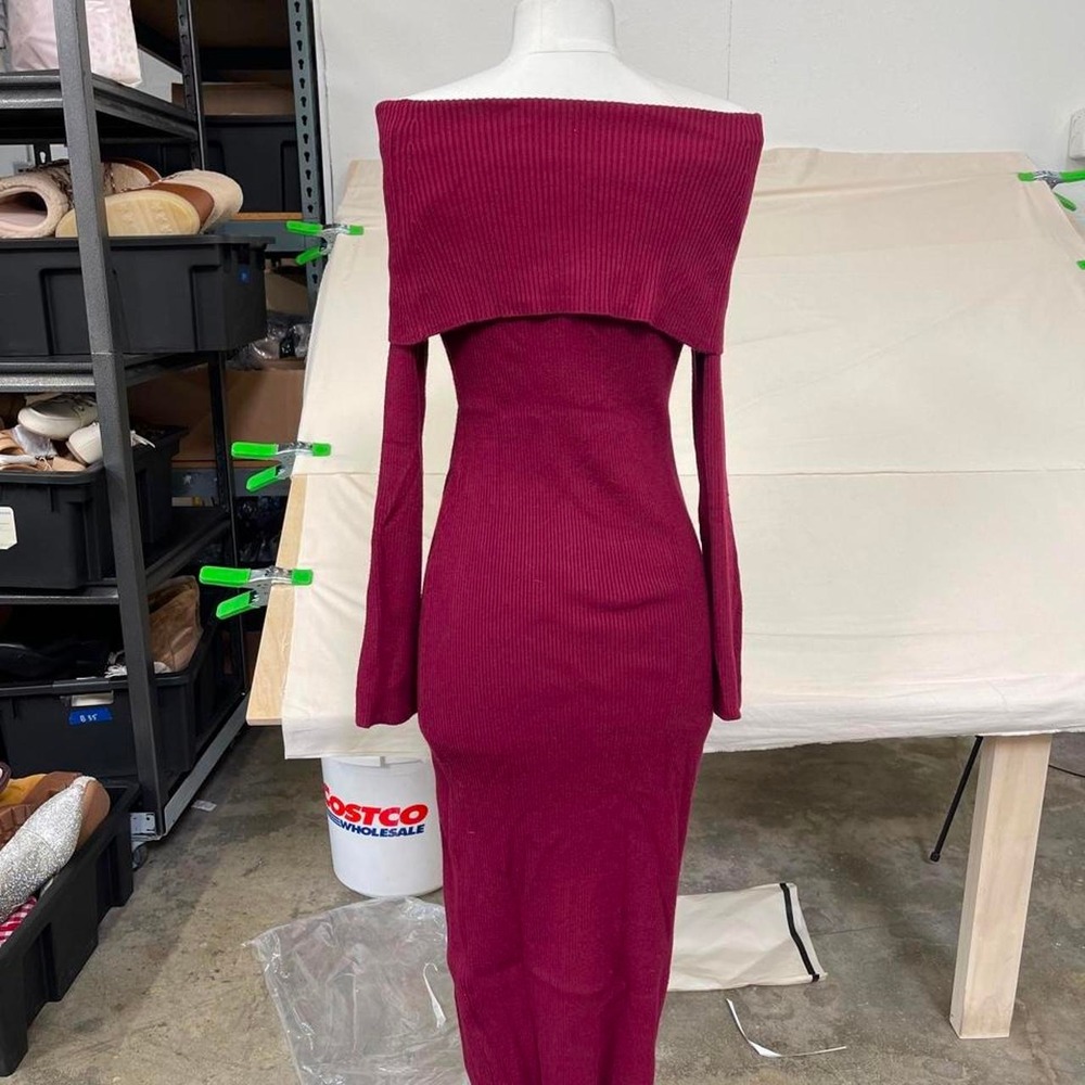 Fashion burgundy off-the-shoulder midi dress ❤️